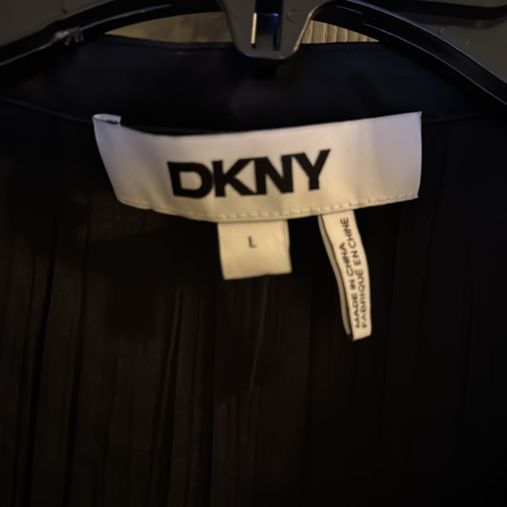 DKNY Blouse - Picture 5 of 9